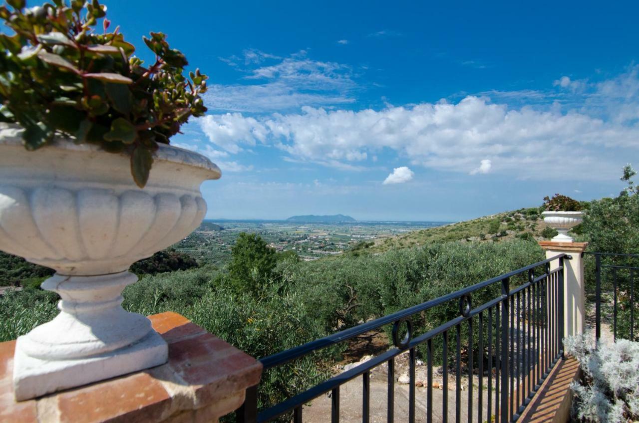 Casale Madeccia Guest House Sonnino Exterior photo